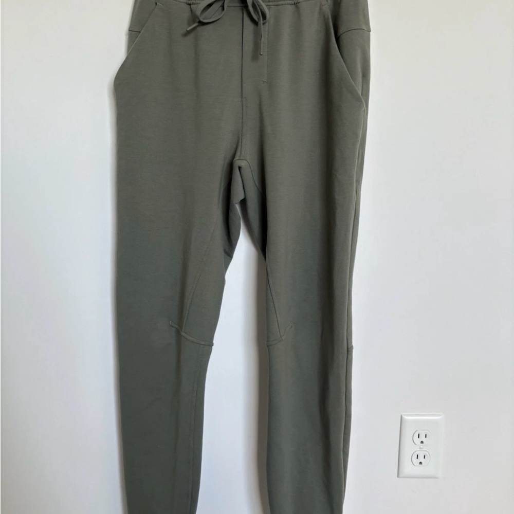 Men’s Lululemon Olive Green Jogger Pants size XS